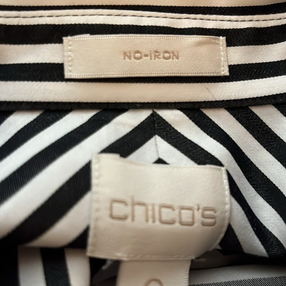 Chico’s long sleeved black and white striped blouse. Size Chico 0. - Picture 8 of 9